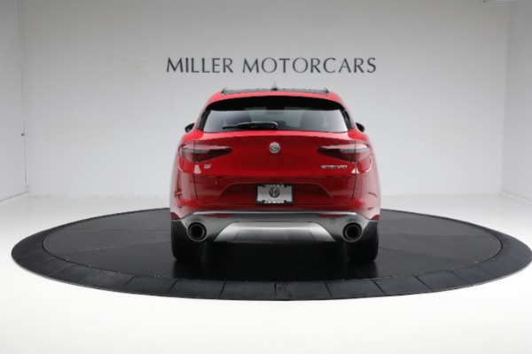 Used 2022 Alfa Romeo Stelvio Ti for sale $35,900 at Aston Martin of Greenwich in Greenwich CT 06830 14