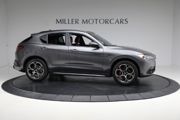 Used 2022 Alfa Romeo Stelvio Veloce for sale $31,900 at Aston Martin of Greenwich in Greenwich CT 06830 21