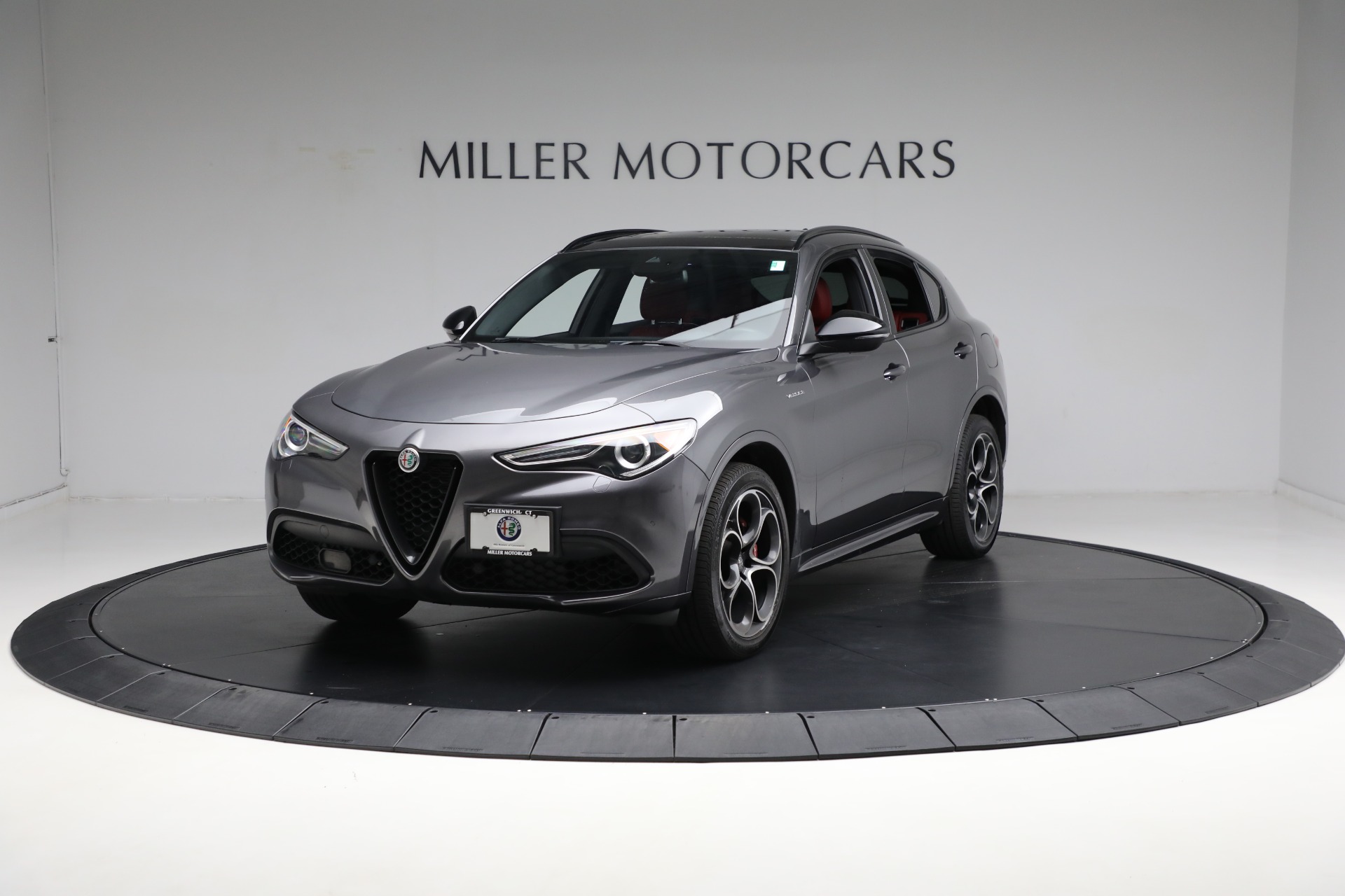 Used 2022 Alfa Romeo Stelvio Veloce for sale $31,900 at Aston Martin of Greenwich in Greenwich CT 06830 1