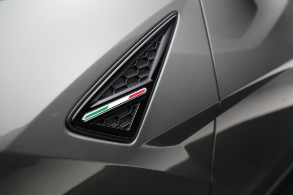 Used 2021 Lamborghini Urus for sale Sold at Aston Martin of Greenwich in Greenwich CT 06830 15