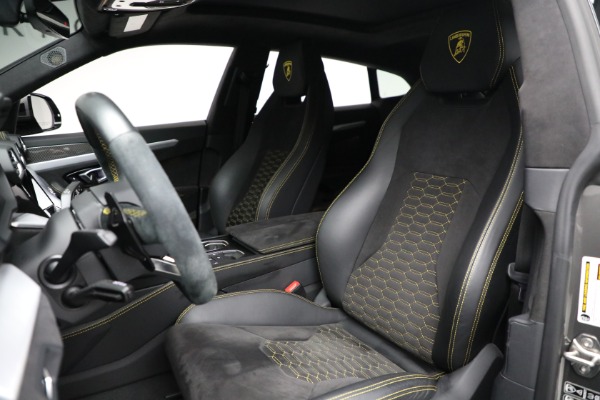 Used 2021 Lamborghini Urus for sale $212,900 at Aston Martin of Greenwich in Greenwich CT 06830 24