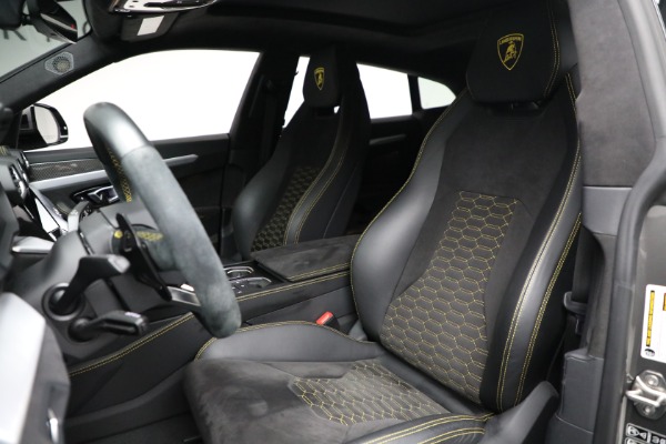 Used 2021 Lamborghini Urus for sale Sold at Aston Martin of Greenwich in Greenwich CT 06830 24
