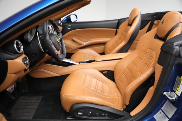 Used 2016 Ferrari California T for sale Sold at Aston Martin of Greenwich in Greenwich CT 06830 20