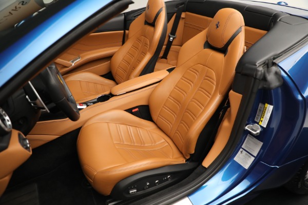 Used 2016 Ferrari California T for sale Sold at Aston Martin of Greenwich in Greenwich CT 06830 21