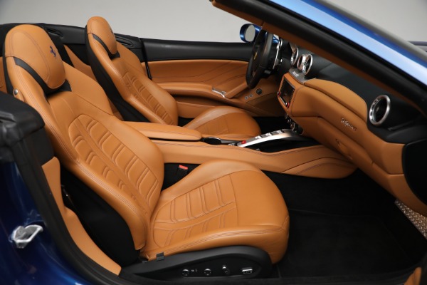 Used 2016 Ferrari California T for sale Sold at Aston Martin of Greenwich in Greenwich CT 06830 24