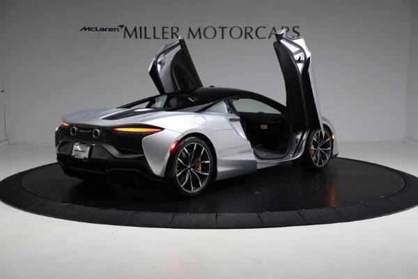 New 2023 McLaren Artura Vision for sale Sold at Aston Martin of Greenwich in Greenwich CT 06830 17