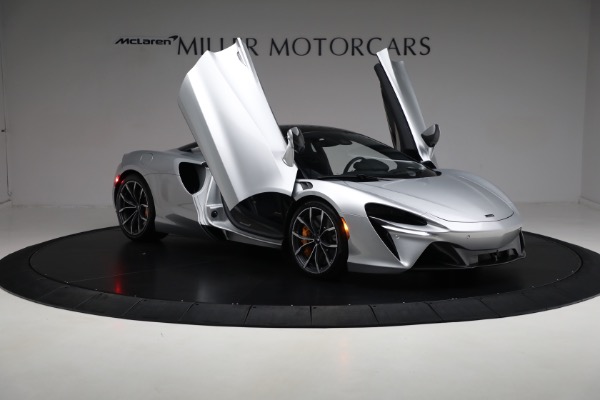 New 2023 McLaren Artura Vision for sale Sold at Aston Martin of Greenwich in Greenwich CT 06830 19