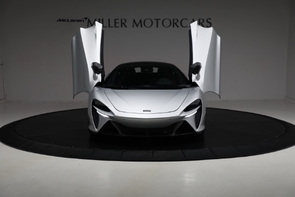 New 2023 McLaren Artura Vision for sale Sold at Aston Martin of Greenwich in Greenwich CT 06830 20