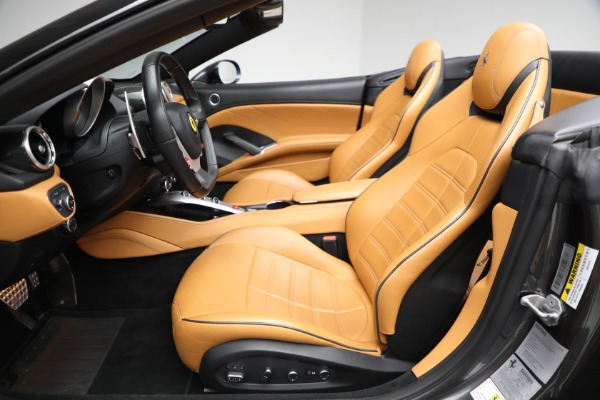 Used 2015 Ferrari California T for sale Sold at Aston Martin of Greenwich in Greenwich CT 06830 20