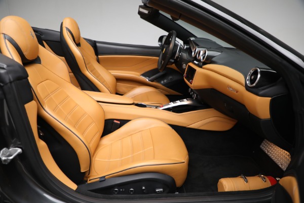 Used 2015 Ferrari California T for sale Sold at Aston Martin of Greenwich in Greenwich CT 06830 23