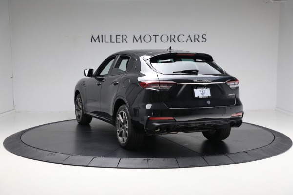 Used 2022 Maserati Levante Modena for sale Sold at Aston Martin of Greenwich in Greenwich CT 06830 11