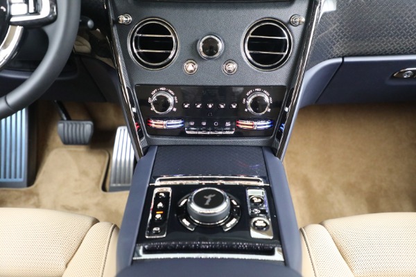 Used 2024 Rolls-Royce Black Badge Cullinan for sale Sold at Aston Martin of Greenwich in Greenwich CT 06830 26