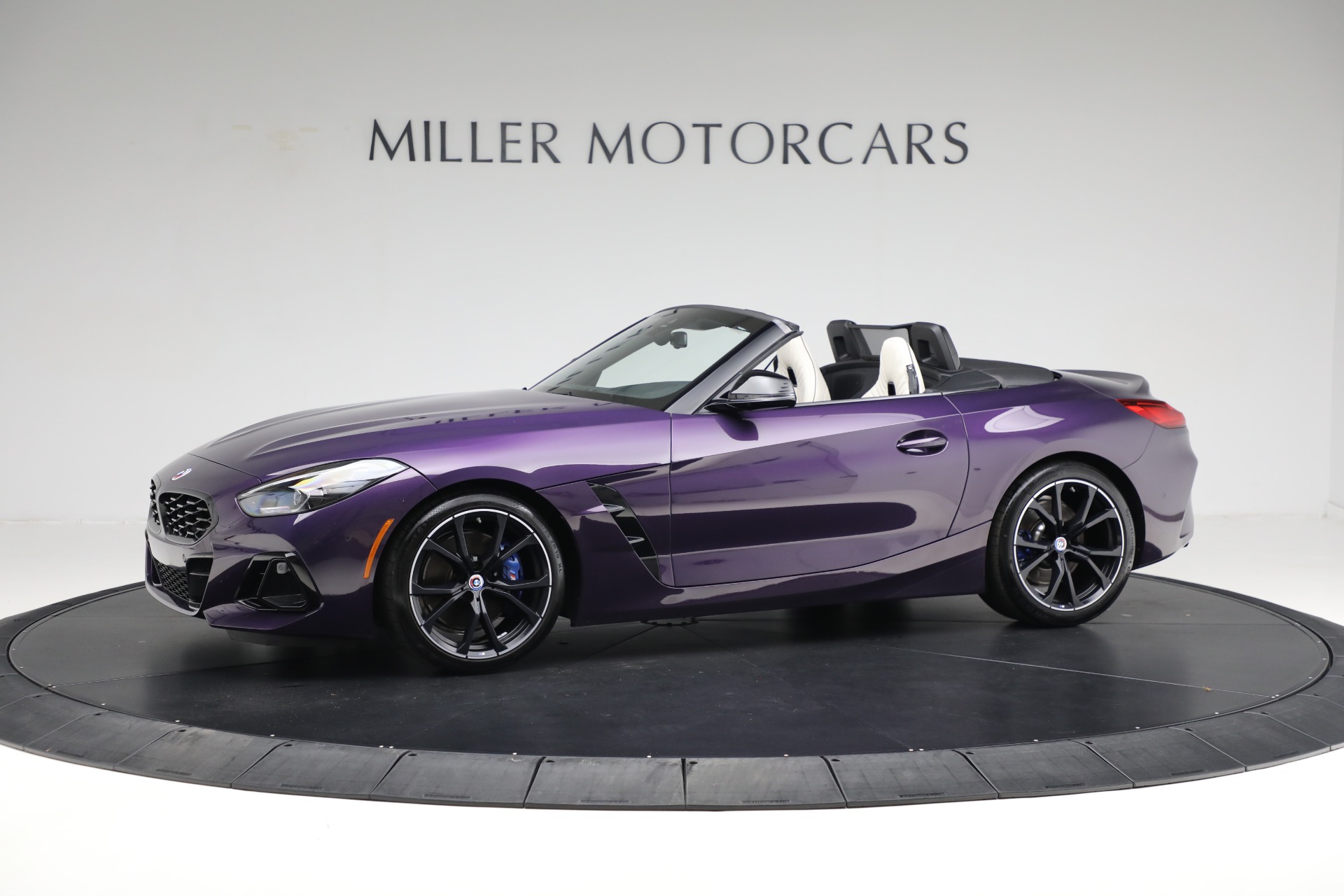 Miniature Voiture BMW Z4 M40i Cabriolet 1:57 - Modèle Réduit Pour Enfants Ou Collection - Couleur Violet, Neuve