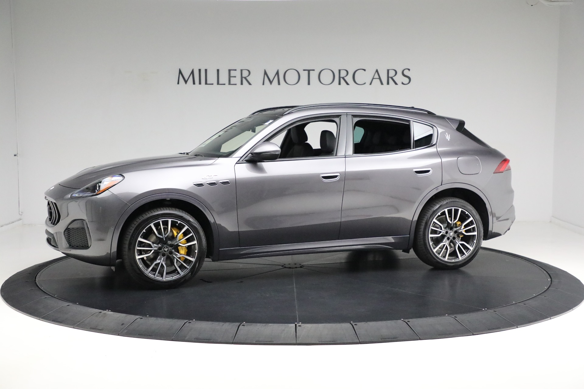 New 2024 Maserati Grecale GT for sale $58,900 at Miller Motorcars Aston Martin in Greenwich CT 06830 1