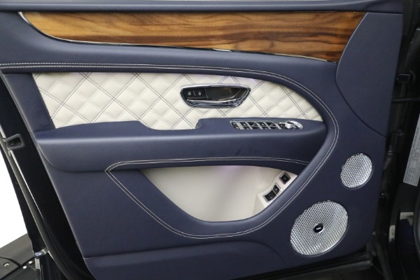 Used 2021 Bentley Bentayga V8 for sale Sold at Aston Martin of Greenwich in Greenwich CT 06830 13