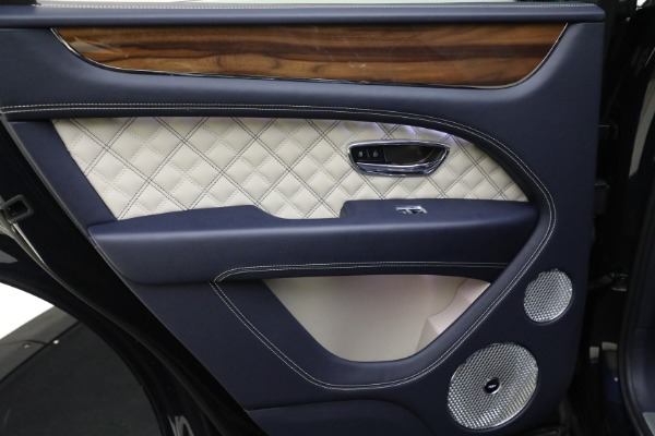 Used 2021 Bentley Bentayga V8 for sale Sold at Aston Martin of Greenwich in Greenwich CT 06830 17