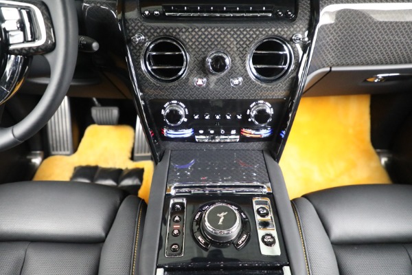 Used 2022 Rolls-Royce Black Badge Cullinan for sale Sold at Aston Martin of Greenwich in Greenwich CT 06830 25