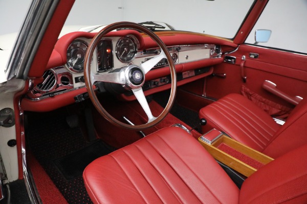 Used 1970 Mercedes-Benz 280 SL for sale Sold at Aston Martin of Greenwich in Greenwich CT 06830 17