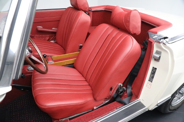 Used 1970 Mercedes-Benz 280 SL for sale Sold at Aston Martin of Greenwich in Greenwich CT 06830 19
