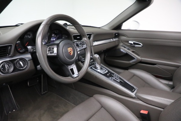 Used 2019 Porsche 911 Targa 4S for sale Sold at Aston Martin of Greenwich in Greenwich CT 06830 25