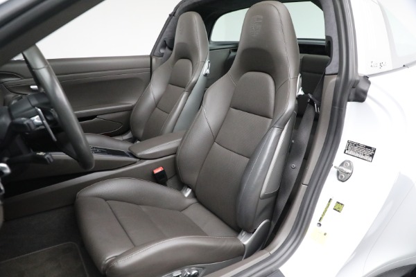 Used 2019 Porsche 911 Targa 4S for sale Sold at Aston Martin of Greenwich in Greenwich CT 06830 26