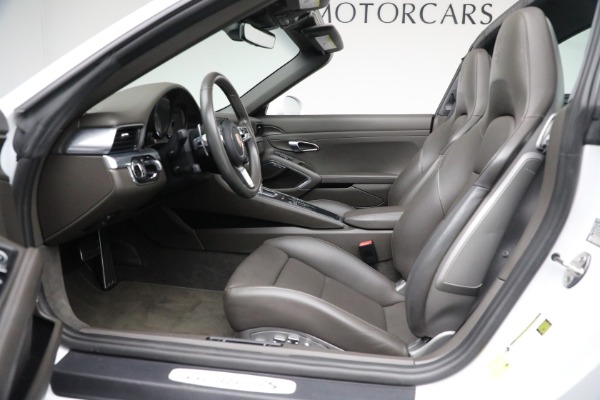 Used 2019 Porsche 911 Targa 4S for sale Sold at Aston Martin of Greenwich in Greenwich CT 06830 27