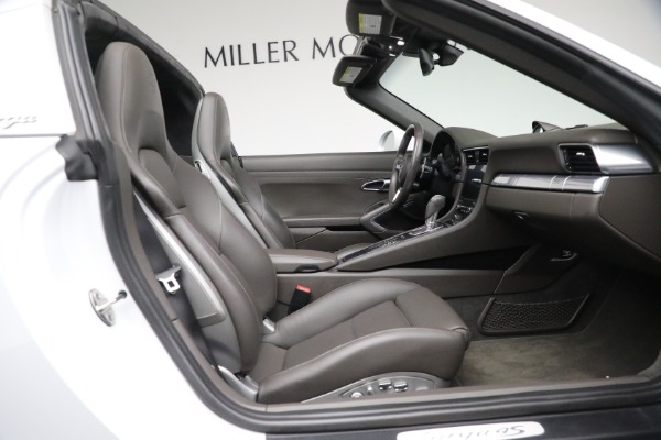 Used 2019 Porsche 911 Targa 4S for sale Sold at Aston Martin of Greenwich in Greenwich CT 06830 28