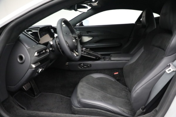 New 2025 Aston Martin Vantage for sale $242,100 at Aston Martin of Greenwich in Greenwich CT 06830 14
