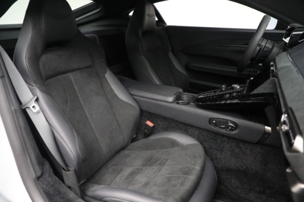 New 2025 Aston Martin Vantage for sale $242,100 at Aston Martin of Greenwich in Greenwich CT 06830 22