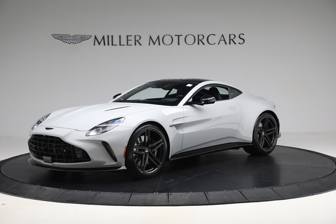 New 2025 Aston Martin Vantage for sale $242,100 at Aston Martin of Greenwich in Greenwich CT 06830 1