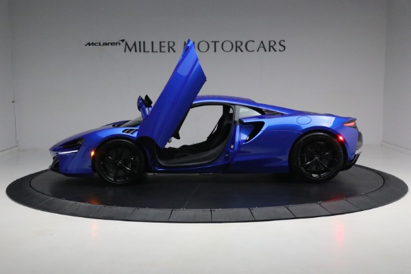 Used 2023 McLaren Artura for sale Sold at Aston Martin of Greenwich in Greenwich CT 06830 14
