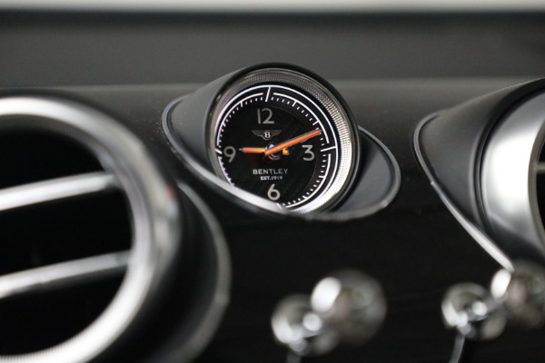 Used 2019 Bentley Bentayga V8 for sale Sold at Aston Martin of Greenwich in Greenwich CT 06830 27
