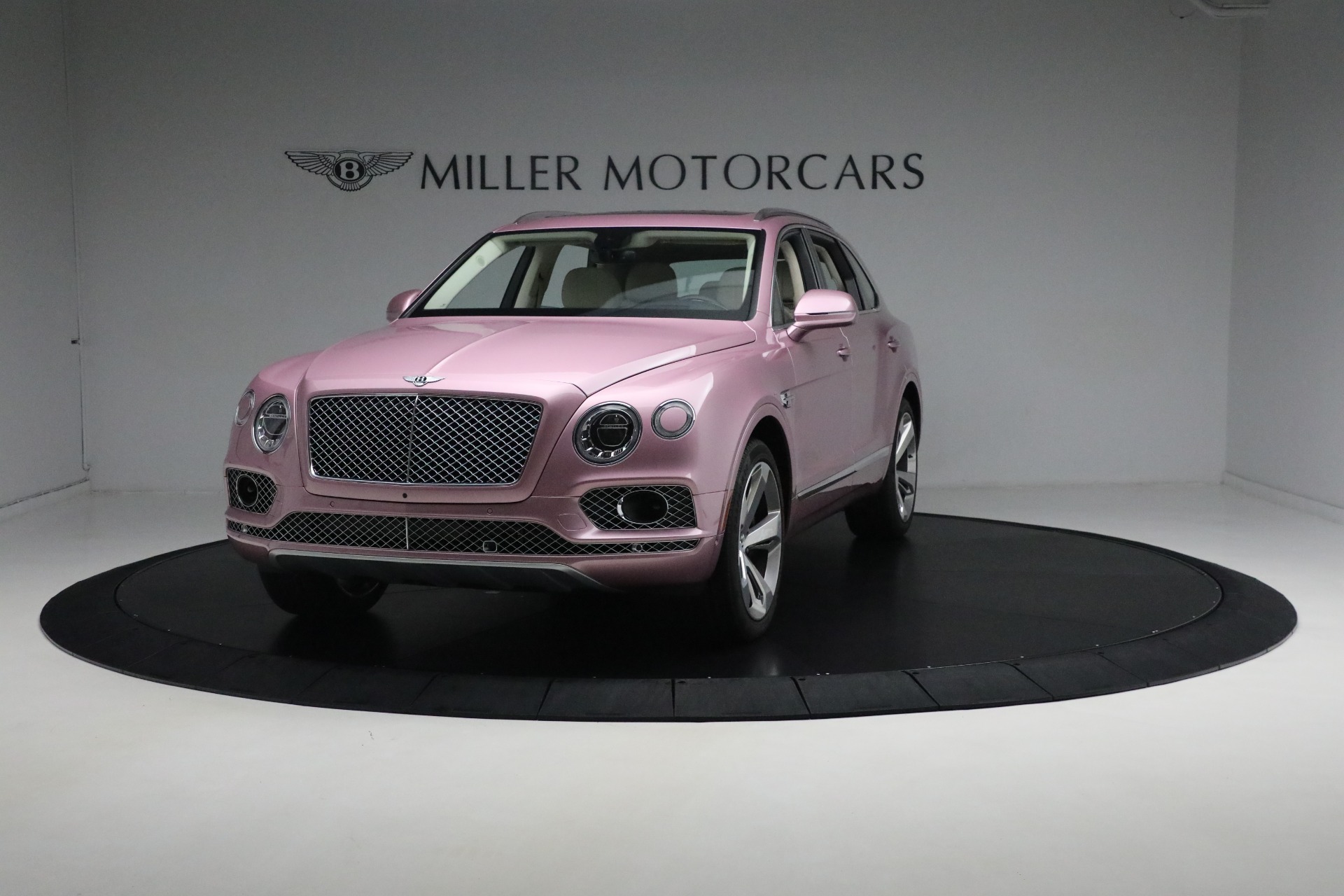 Used 2019 Bentley Bentayga V8 for sale Sold at Aston Martin of Greenwich in Greenwich CT 06830 1