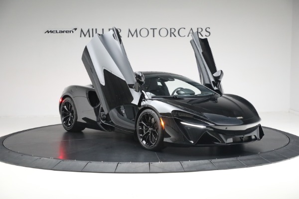 Used 2025 McLaren Artura TechLux for sale $227,900 at Miller Motorcars Aston Martin in Greenwich CT 06830 17