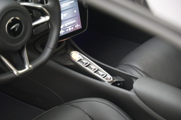 Used 2025 McLaren Artura TechLux for sale $227,900 at Miller Motorcars Aston Martin in Greenwich CT 06830 27