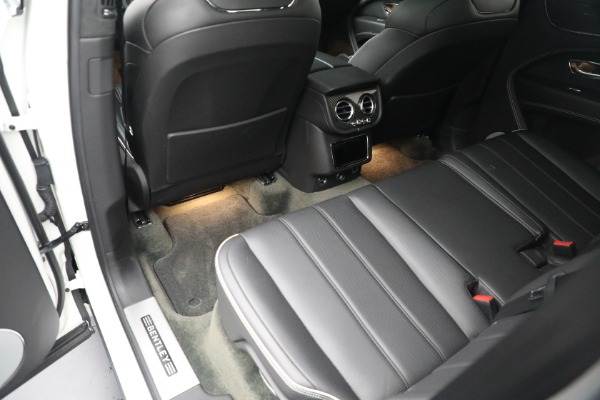 Used 2021 Bentley Bentayga V8 for sale Sold at Aston Martin of Greenwich in Greenwich CT 06830 18