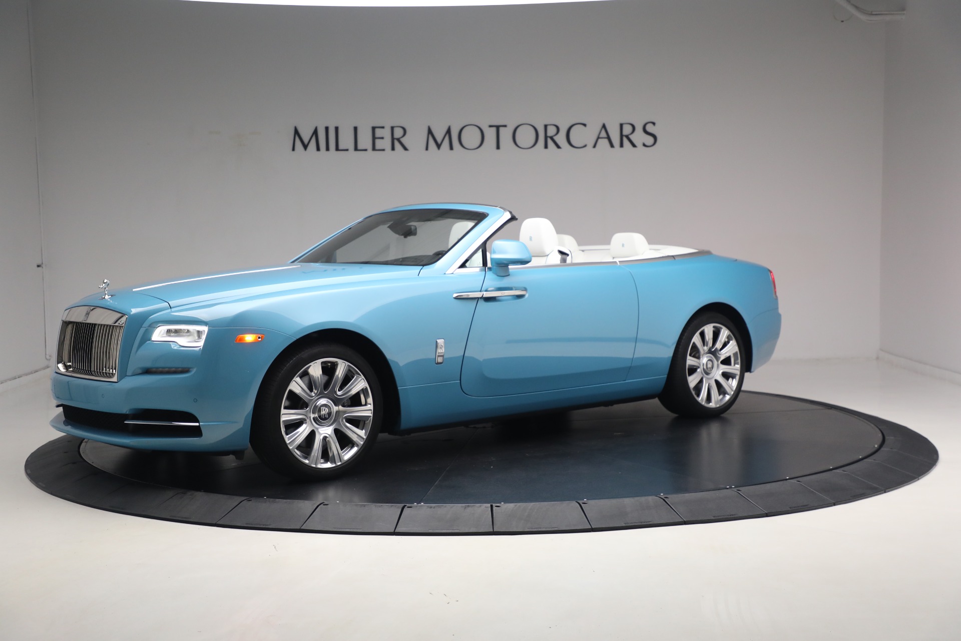 Used 2018 Rolls-Royce Dawn for sale Sold at Aston Martin of Greenwich in Greenwich CT 06830 1