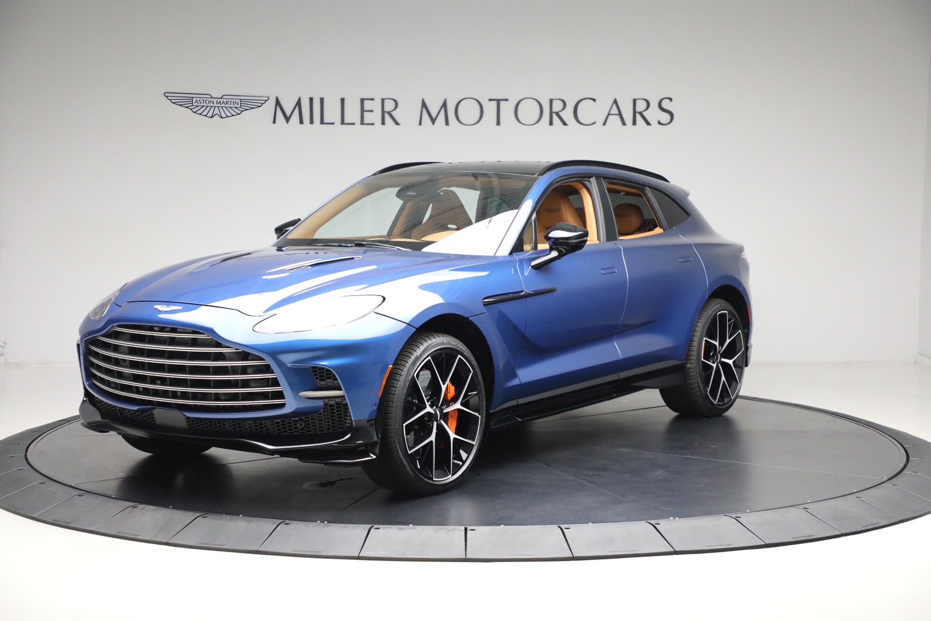 New 2025 Aston Martin DBX707 for sale $285,700 at Aston Martin of Greenwich in Greenwich CT 06830 1