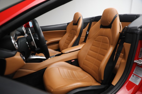 Used 2017 Ferrari California T for sale Sold at Aston Martin of Greenwich in Greenwich CT 06830 21