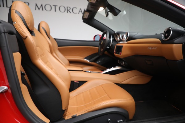 Used 2017 Ferrari California T for sale Sold at Aston Martin of Greenwich in Greenwich CT 06830 24