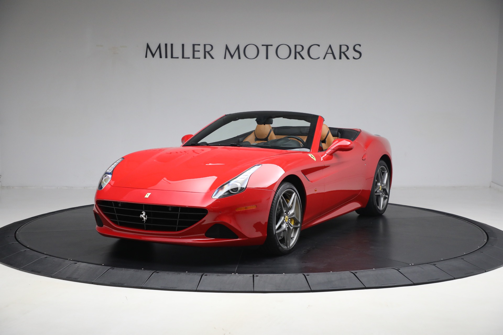 Used 2017 Ferrari California T for sale Sold at Aston Martin of Greenwich in Greenwich CT 06830 1