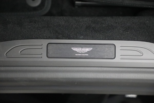 New 2025 Aston Martin Vantage for sale $235,300 at Aston Martin of Greenwich in Greenwich CT 06830 21