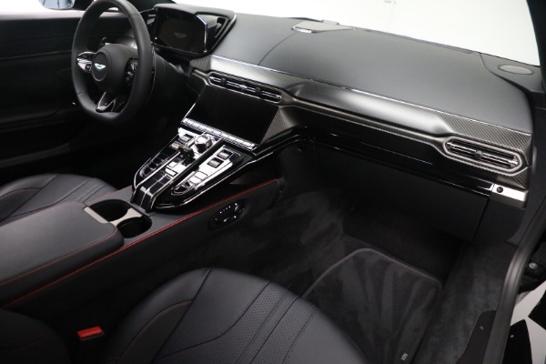 New 2025 Aston Martin Vantage for sale $235,300 at Aston Martin of Greenwich in Greenwich CT 06830 23