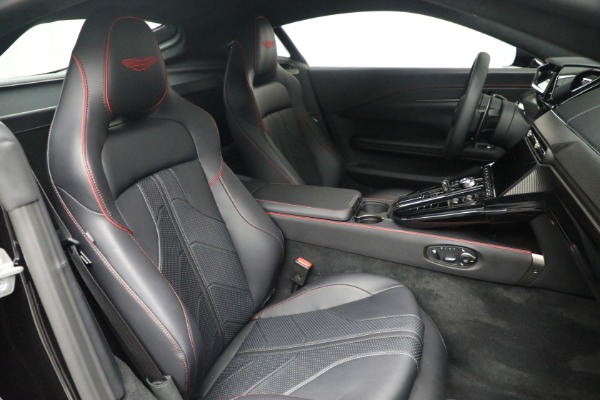New 2025 Aston Martin Vantage for sale $235,300 at Aston Martin of Greenwich in Greenwich CT 06830 24