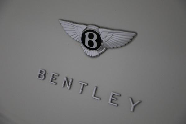 Used 2022 Bentley Bentayga V8 for sale Sold at Aston Martin of Greenwich in Greenwich CT 06830 16