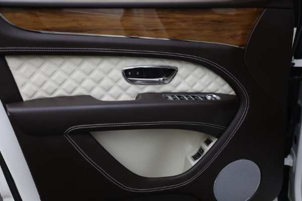 Used 2022 Bentley Bentayga V8 for sale Sold at Aston Martin of Greenwich in Greenwich CT 06830 21