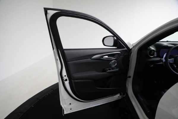 New 2025 Alfa Romeo Tonale Tributo Italiano for sale Sold at Miller Motorcars Aston Martin in Greenwich CT 06830 19