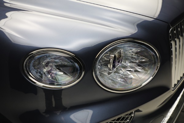Used 2025 Bentley Bentayga EWB Azure V8 for sale $239,900 at Miller Motorcars Aston Martin in Greenwich CT 06830 13