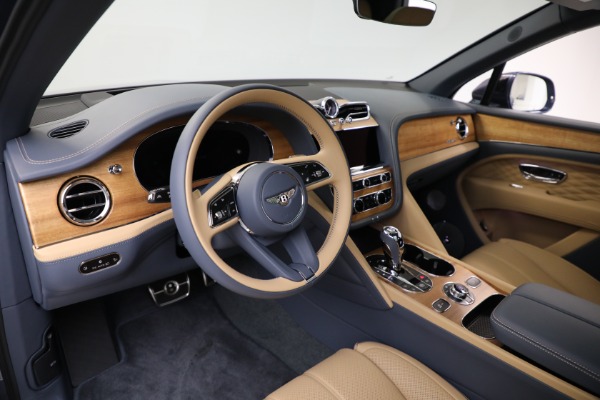 Used 2025 Bentley Bentayga EWB Azure V8 for sale $239,900 at Miller Motorcars Aston Martin in Greenwich CT 06830 17