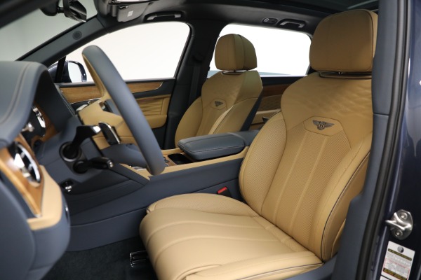 Used 2025 Bentley Bentayga EWB Azure V8 for sale $239,900 at Miller Motorcars Aston Martin in Greenwich CT 06830 19